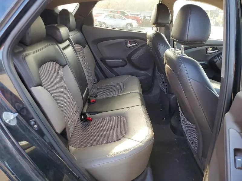 2011 HYUNDAI TUCSON GLS  