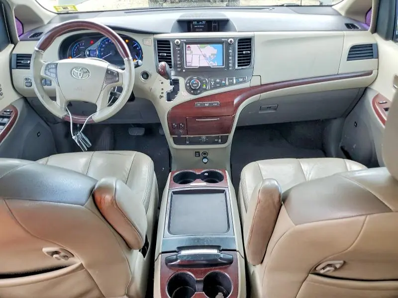 2011 TOYOTA SIENNA LIMITED 7-PASSENGER  