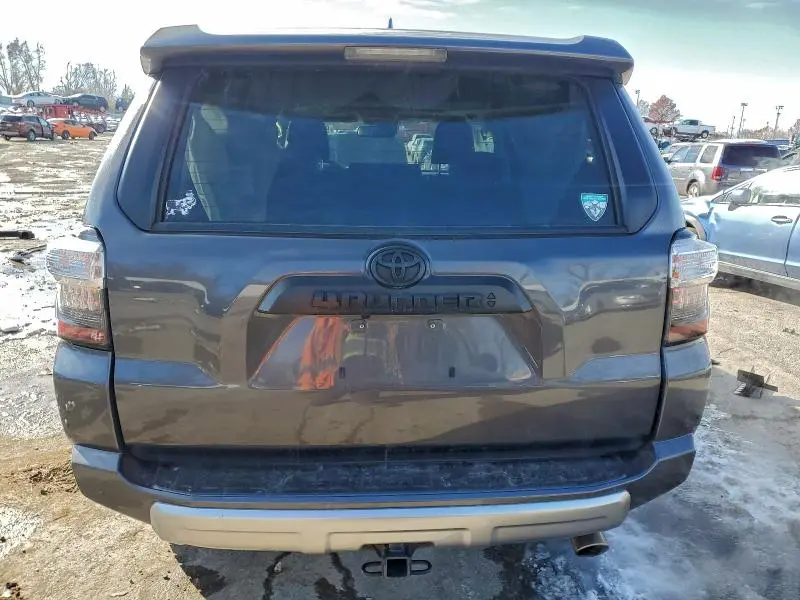 2023 TOYOTA 4RUNNER SE  