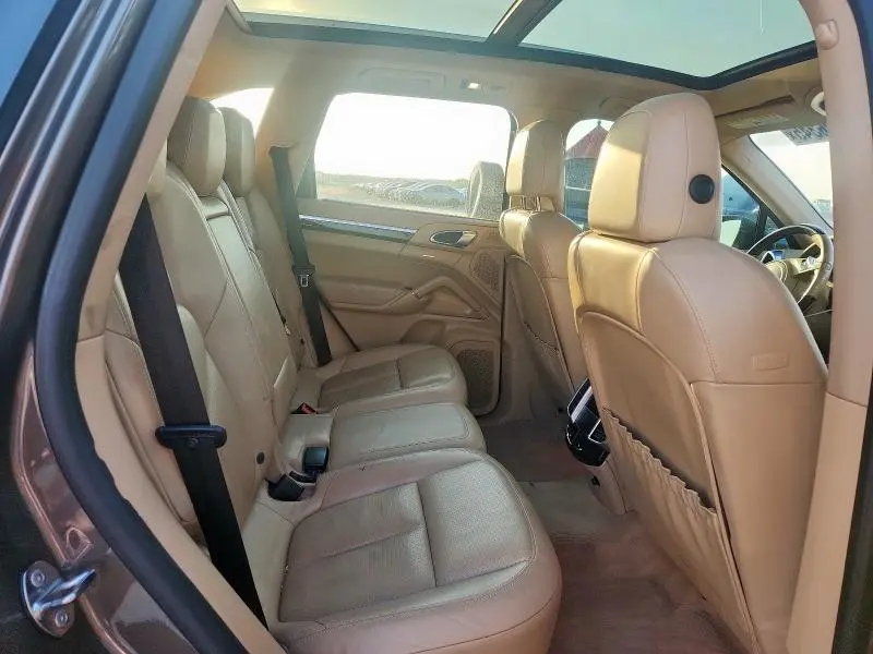 2014 PORSCHE CAYENNE   