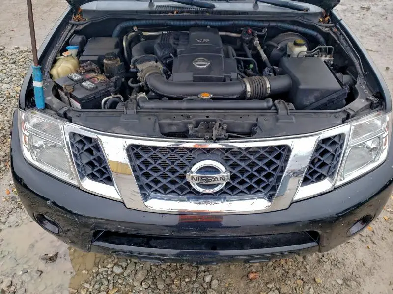 2010 NISSAN PATHFINDER S  