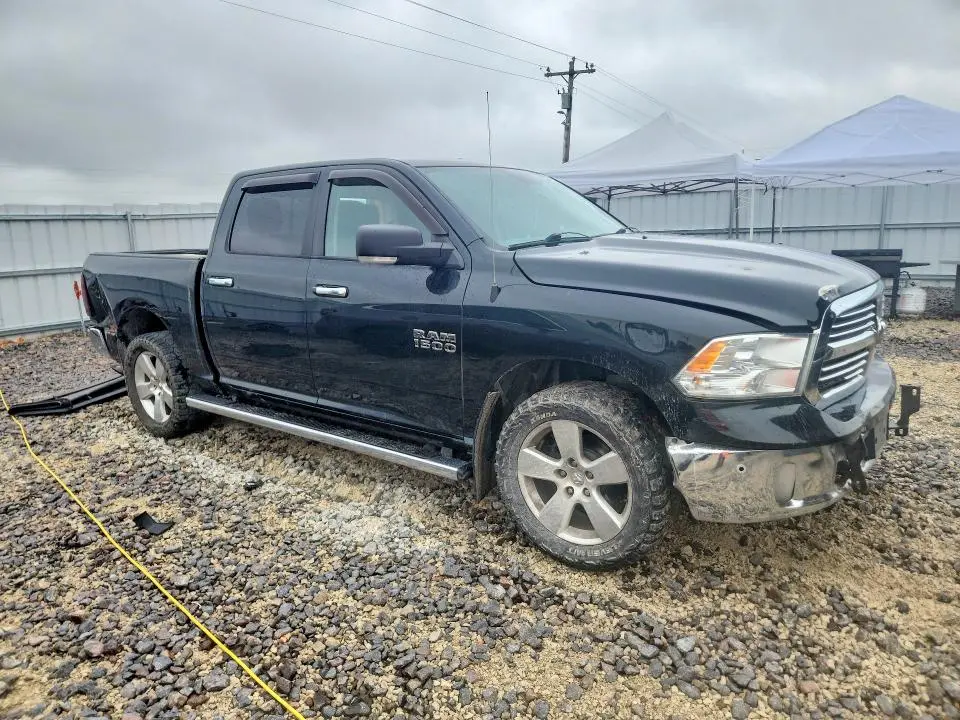2016 RAM 1500 SLT  