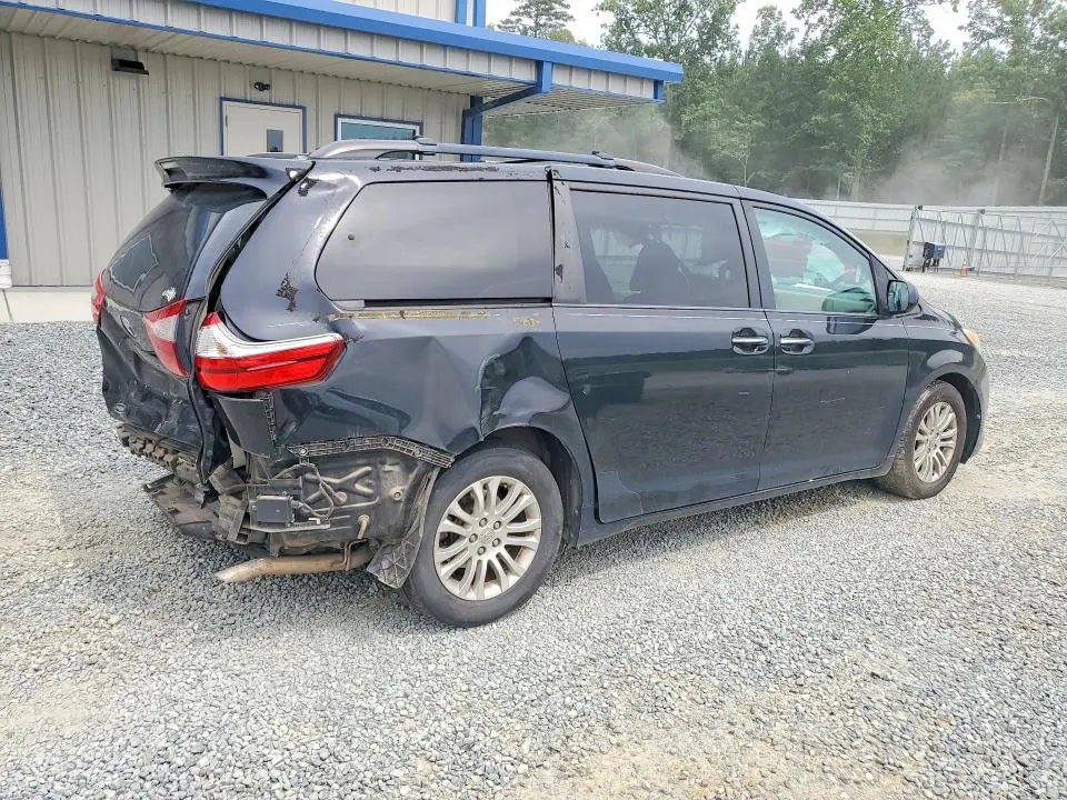 2015 TOYOTA SIENNA XLE 8-PASSENGER  