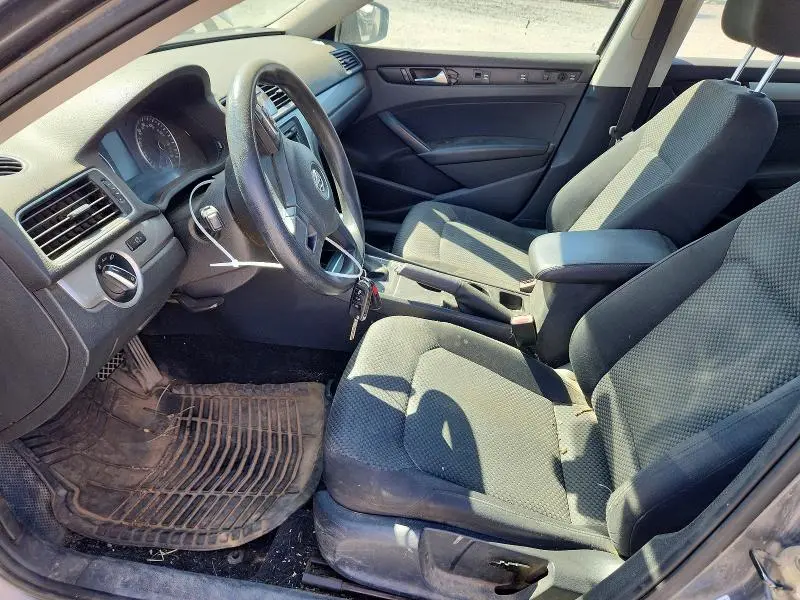 2013 VOLKSWAGEN PASSAT S  