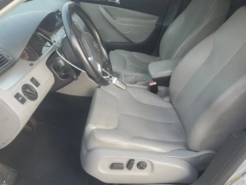 2010 VOLKSWAGEN PASSAT KOMFORT  