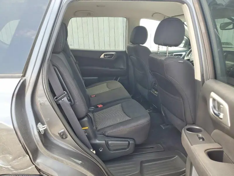 2017 NISSAN PATHFINDER SV  