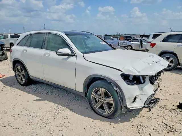 2021 MERCEDES-BENZ GLC 300  