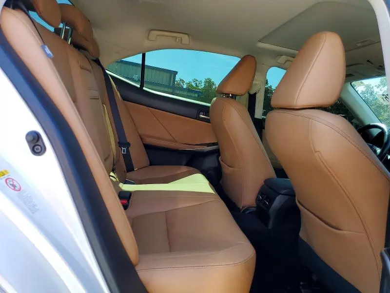 2017 LEXUS IS 300  