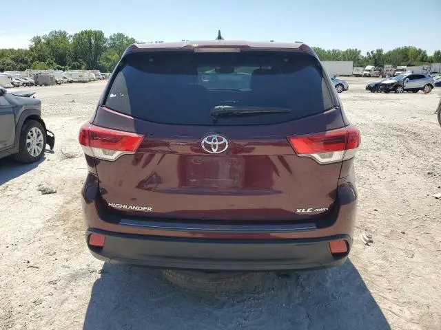 2018 TOYOTA HIGHLANDER SE  