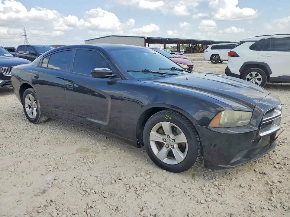 2013 DODGE CHARGER SE  