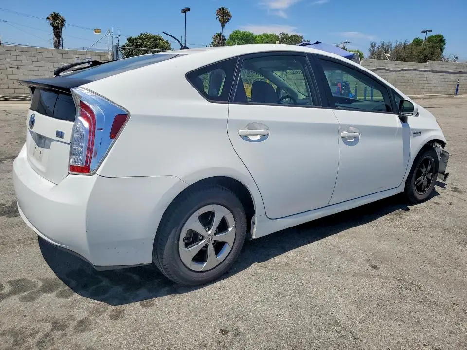 2013 TOYOTA PRIUS TWO  