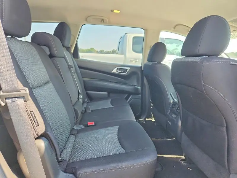 2019 NISSAN PATHFINDER SV  