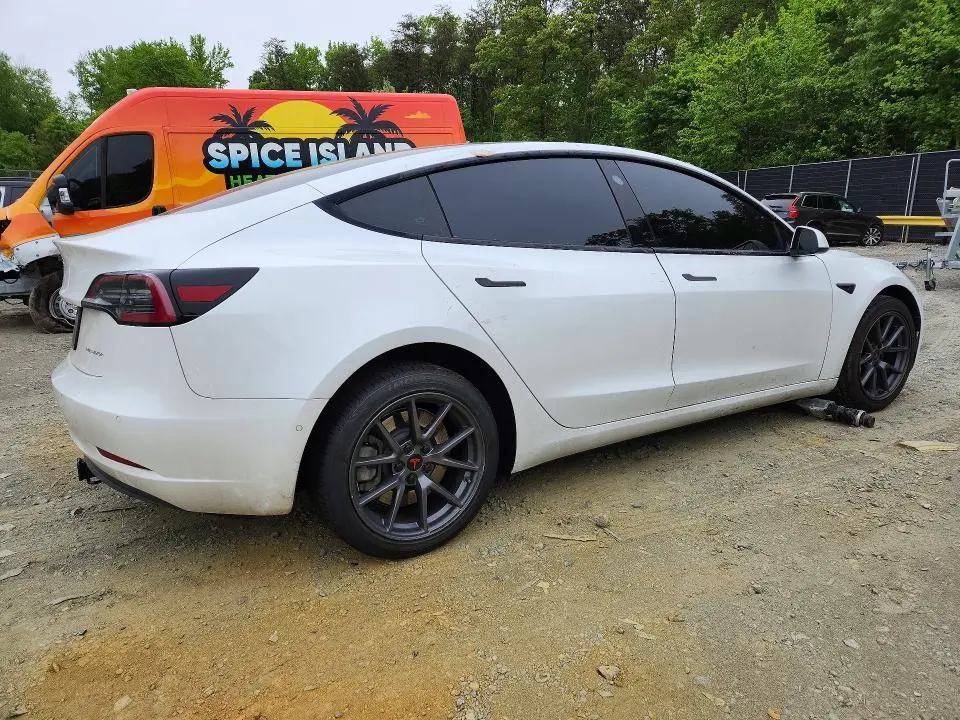 2021 TESLA MODEL 3   