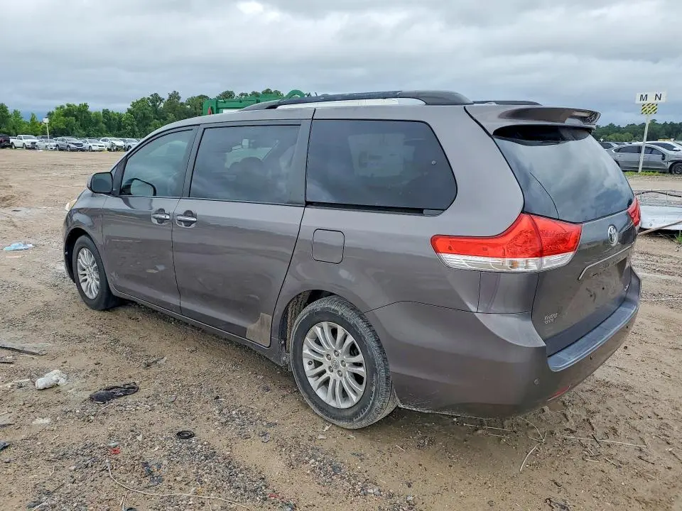 2012 TOYOTA SIENNA XLE 8-PASSENGER  