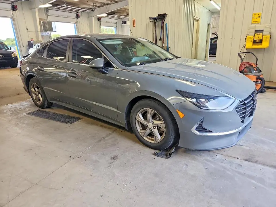 2020 HYUNDAI SONATA SE  