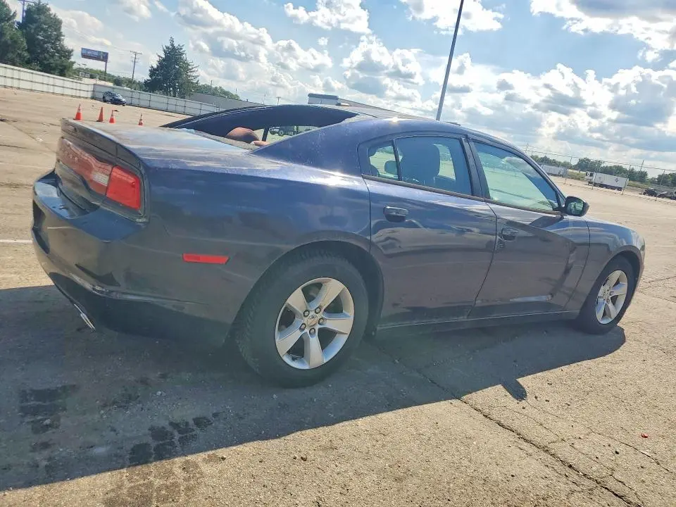 2012 DODGE CHARGER SE  