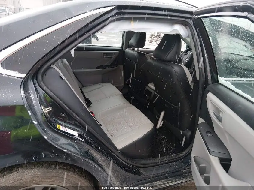 2017 TOYOTA CAMRY SE