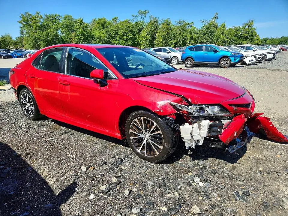 2020 TOYOTA CAMRY SE  