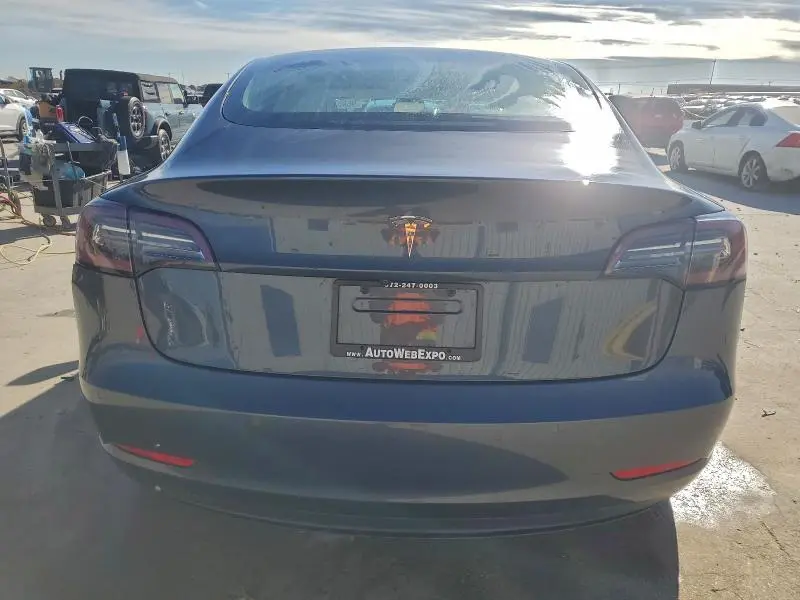 2018 TESLA MODEL 3   