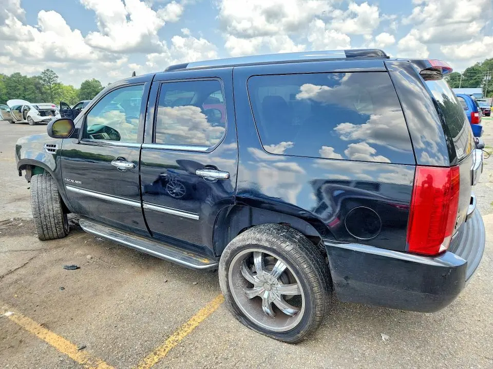 2011 CADILLAC ESCALADE LUXURY  