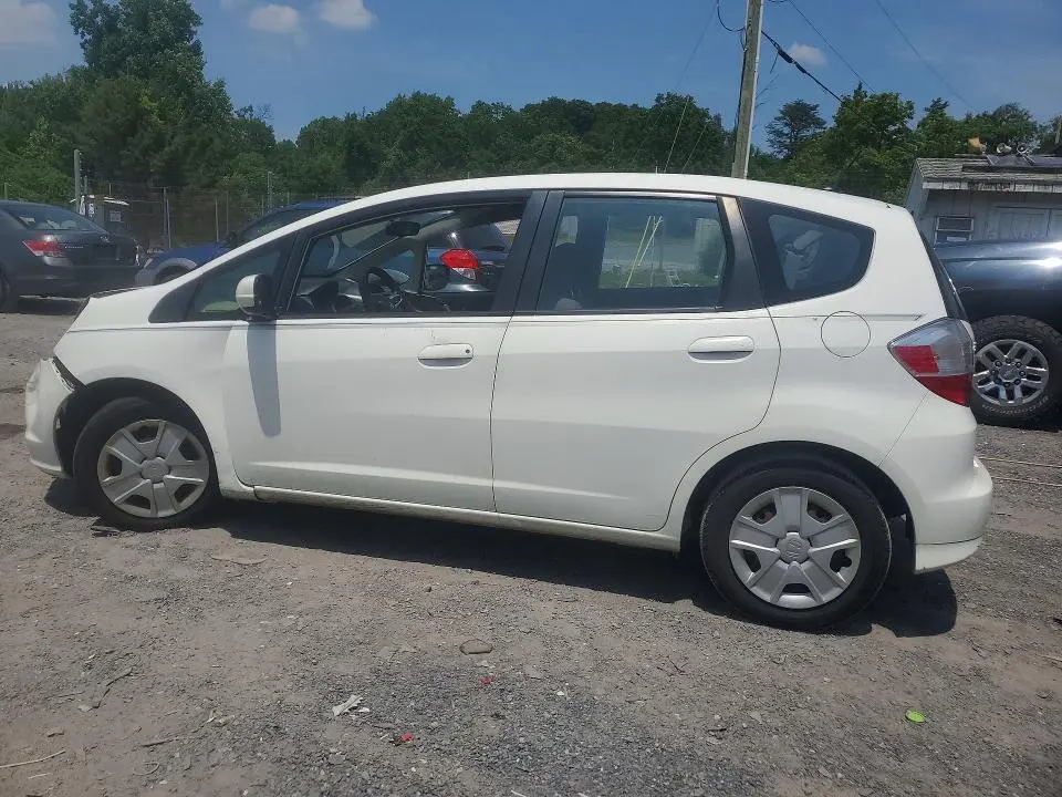 2013 HONDA FIT   