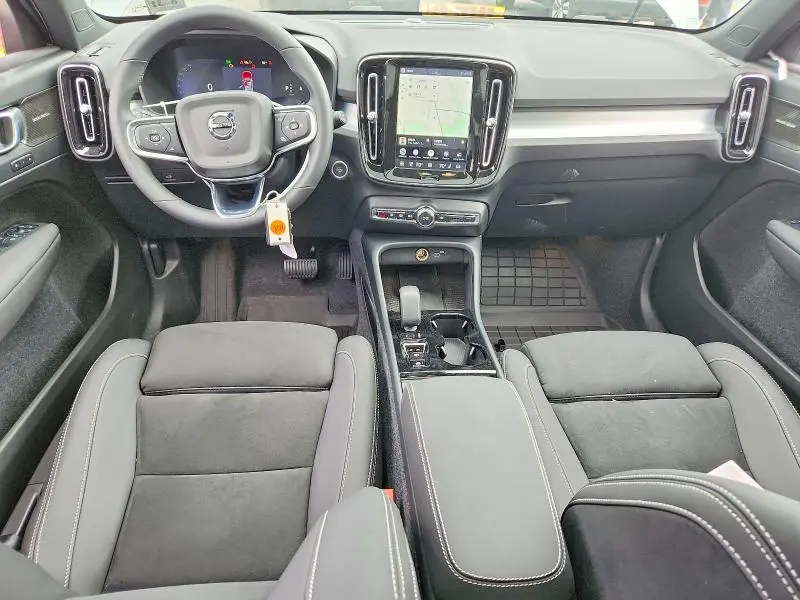 2026 VOLVO XC40 ULTRA  