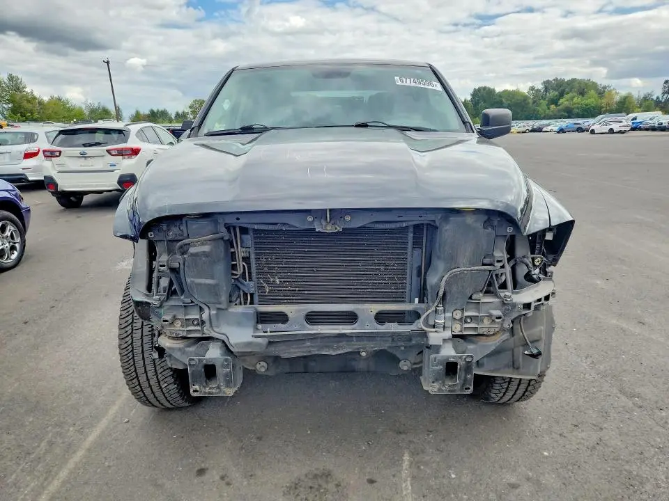 2014 RAM 1500 ST  