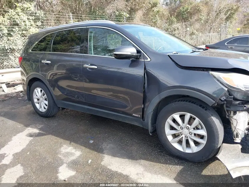 2017 KIA SORENTO 2.4L LX