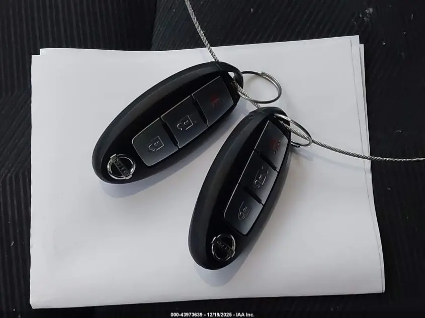 2015 NISSAN ROGUE SV