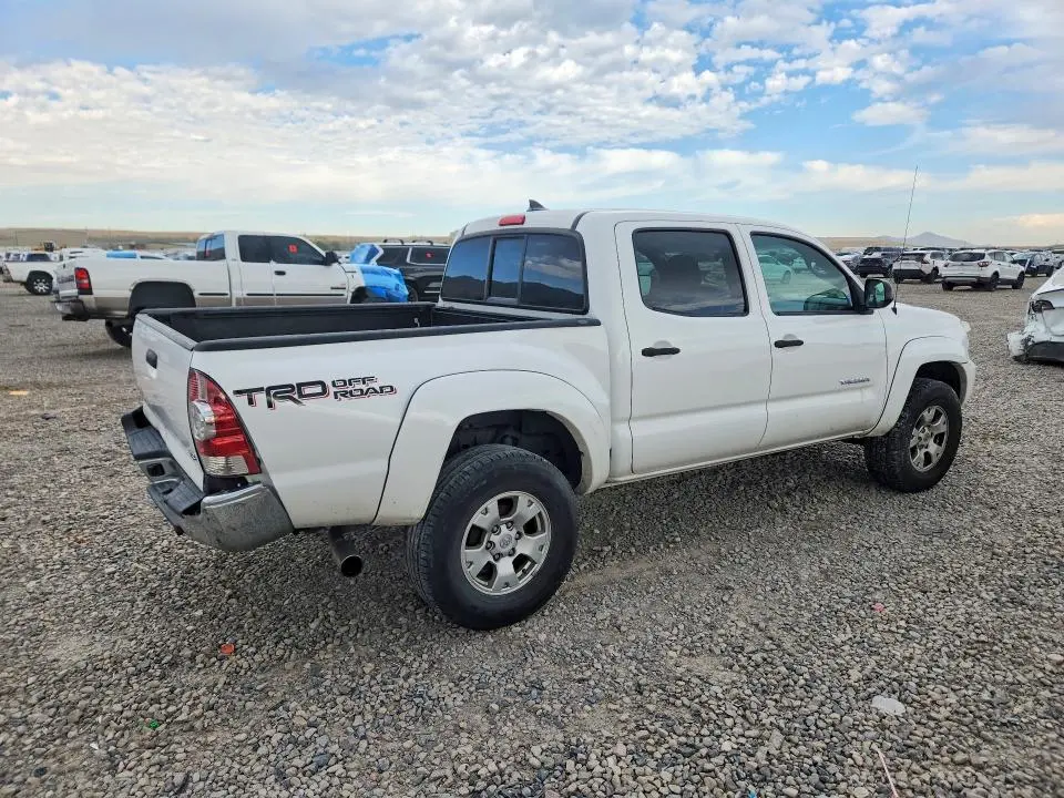 2015 TOYOTA TACOMA V6  