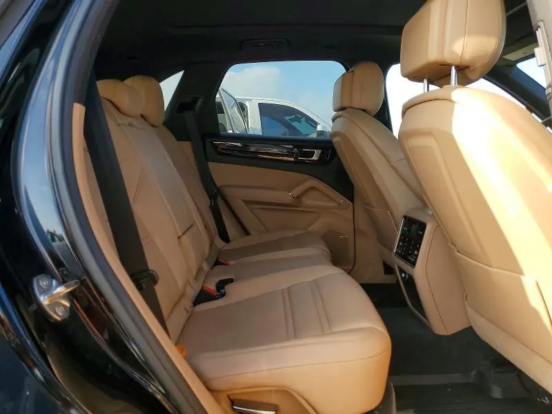2021 PORSCHE CAYENNE S  