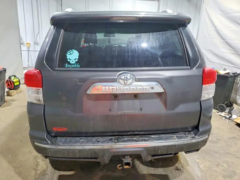 2010 TOYOTA 4RUNNER SR5  