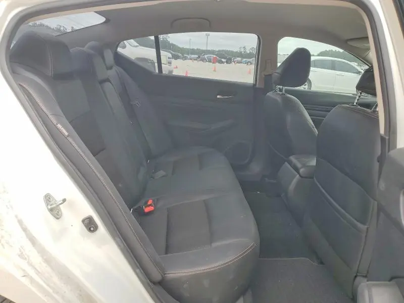 2019 NISSAN ALTIMA SR  