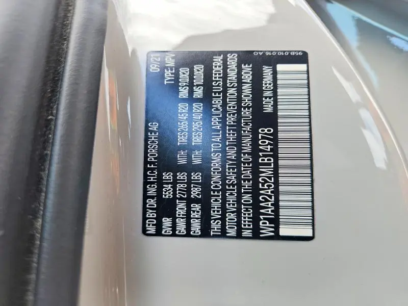 2021 PORSCHE MACAN   