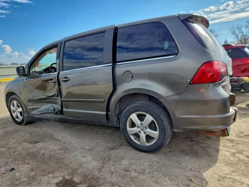 2010 VOLKSWAGEN ROUTAN SE  