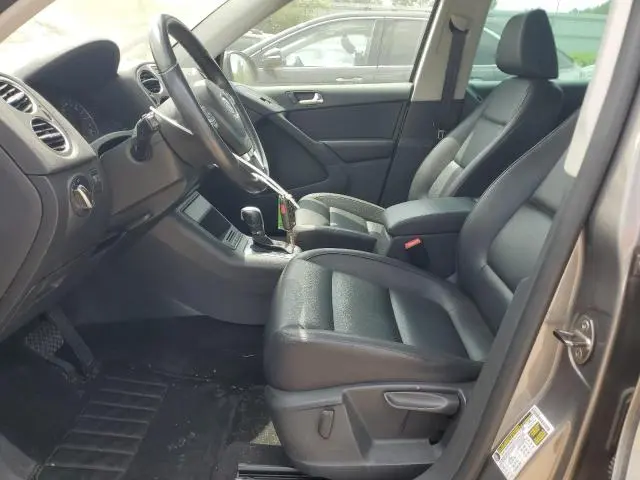 2011 VOLKSWAGEN TIGUAN S  