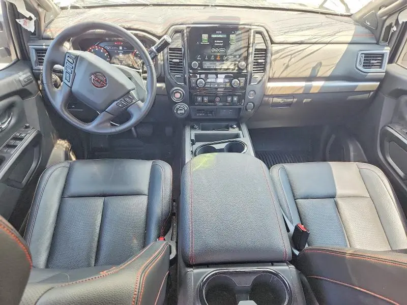 2024 NISSAN TITAN PRO-4X  