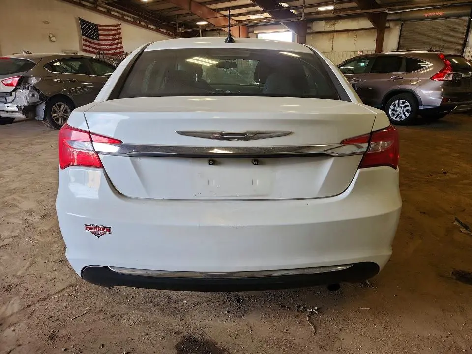 2014 CHRYSLER 200 LX  