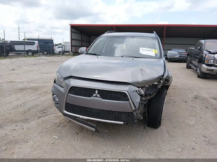 2013 MITSUBISHI OUTLANDER SE