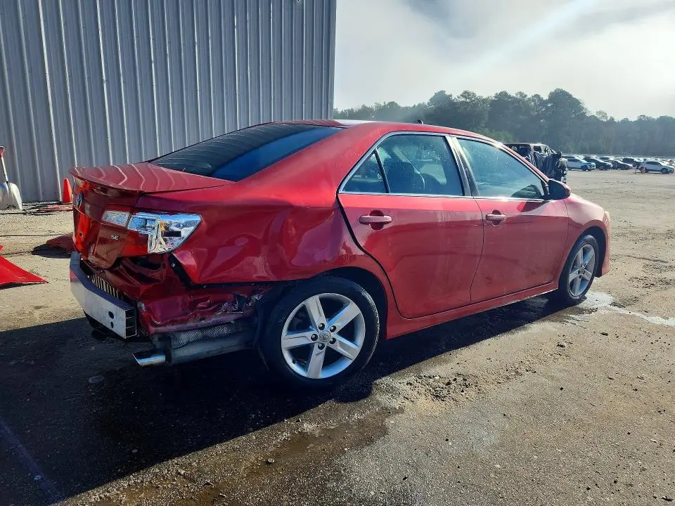 2012 TOYOTA CAMRY SE  