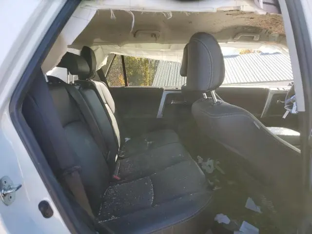 2023 TOYOTA 4RUNNER SE  