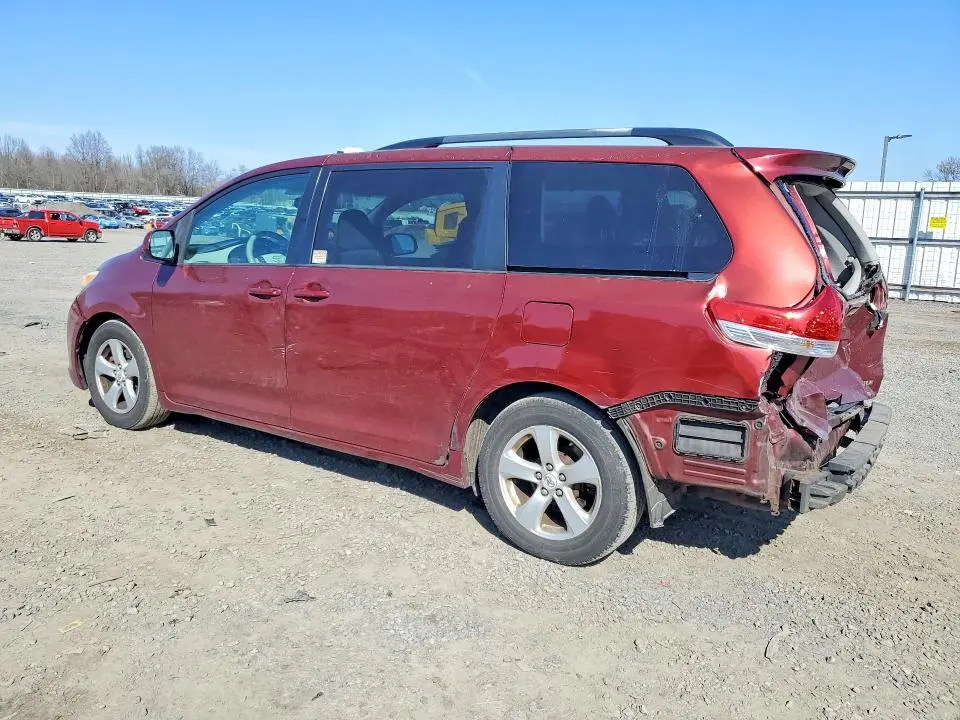 2011 TOYOTA SIENNA LE 8-PASSENGER  