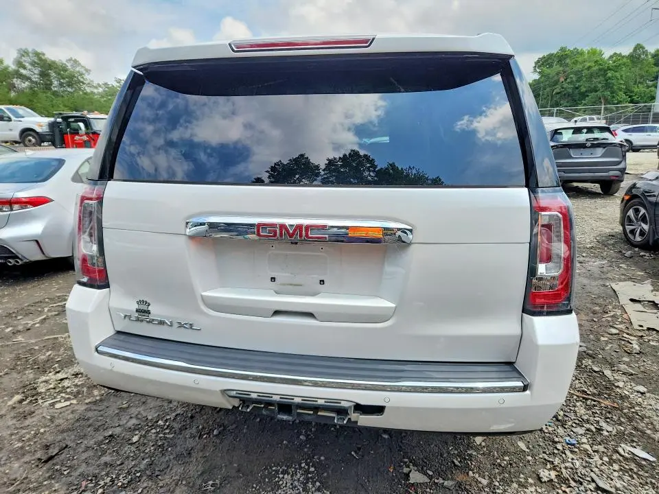2017 GMC YUKON XL DENALI  