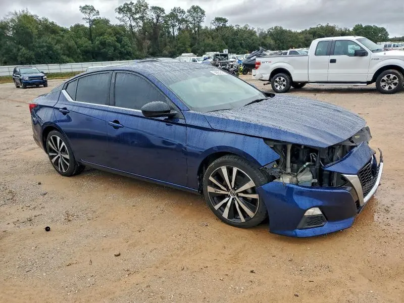 2021 NISSAN ALTIMA SR  