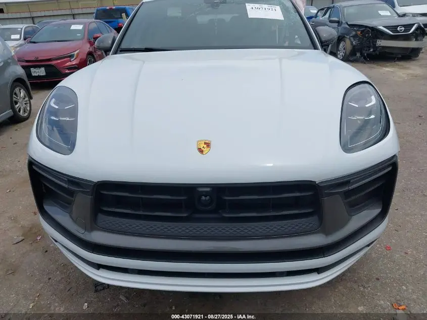 2023 PORSCHE MACAN T