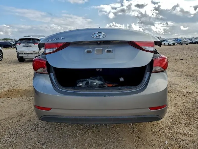 2016 HYUNDAI ELANTRA SE  