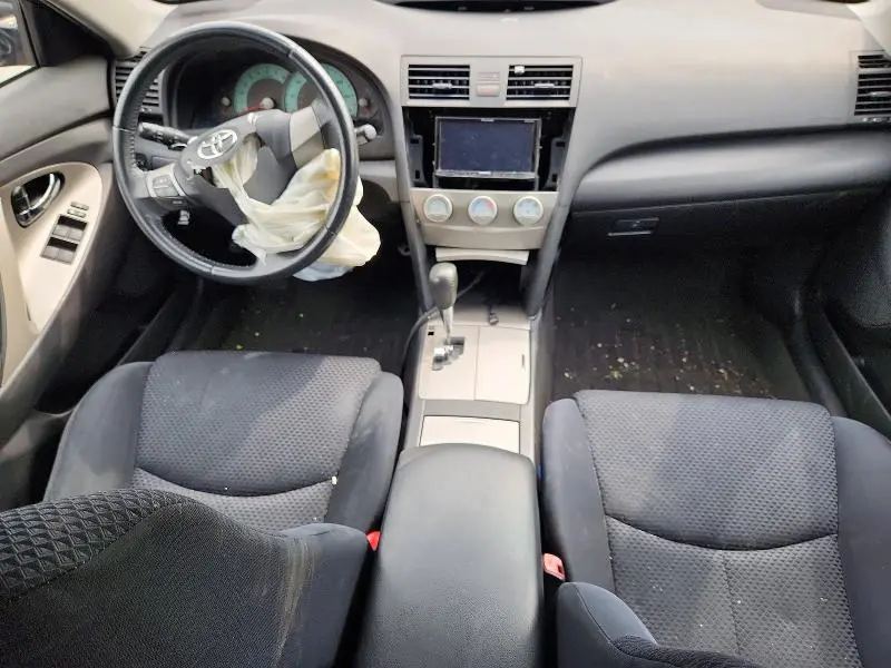2011 TOYOTA CAMRY SE  