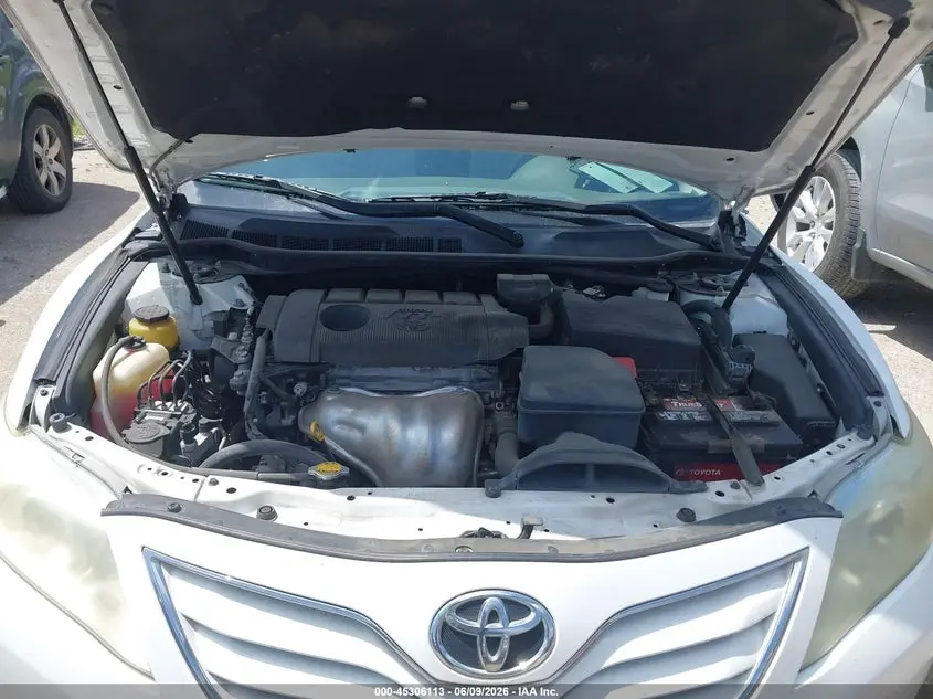 2011 TOYOTA CAMRY LE