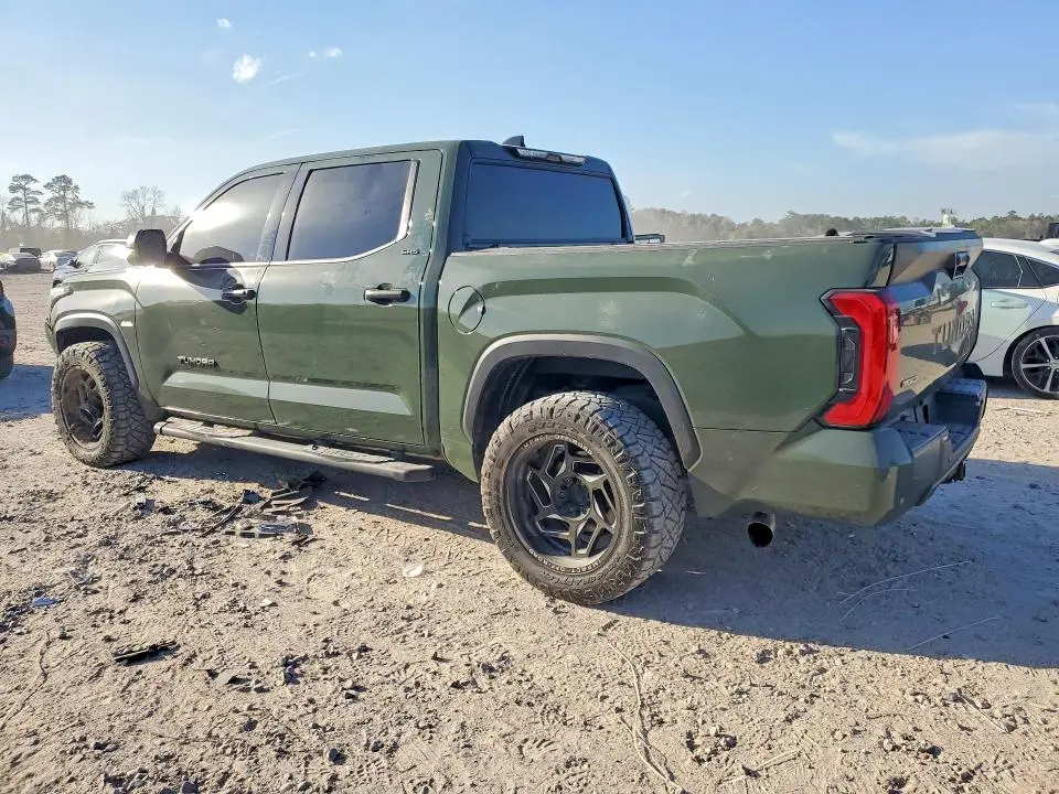 2022 TOYOTA TUNDRA SR5  