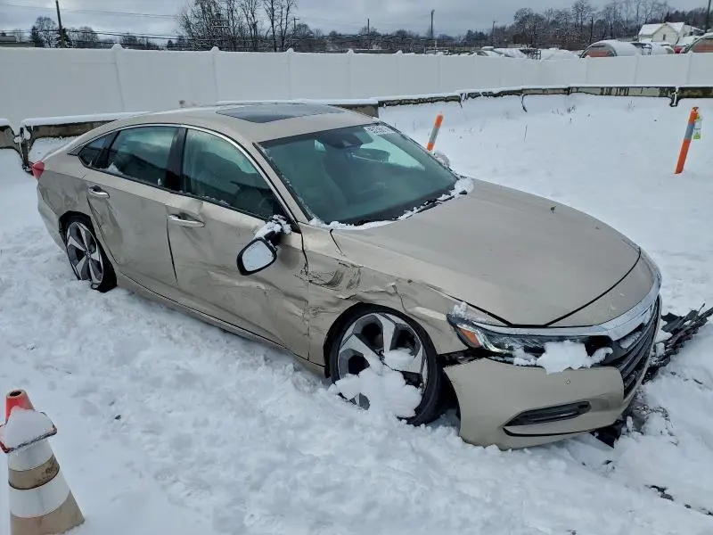 2019 HONDA ACCORD TOURING  